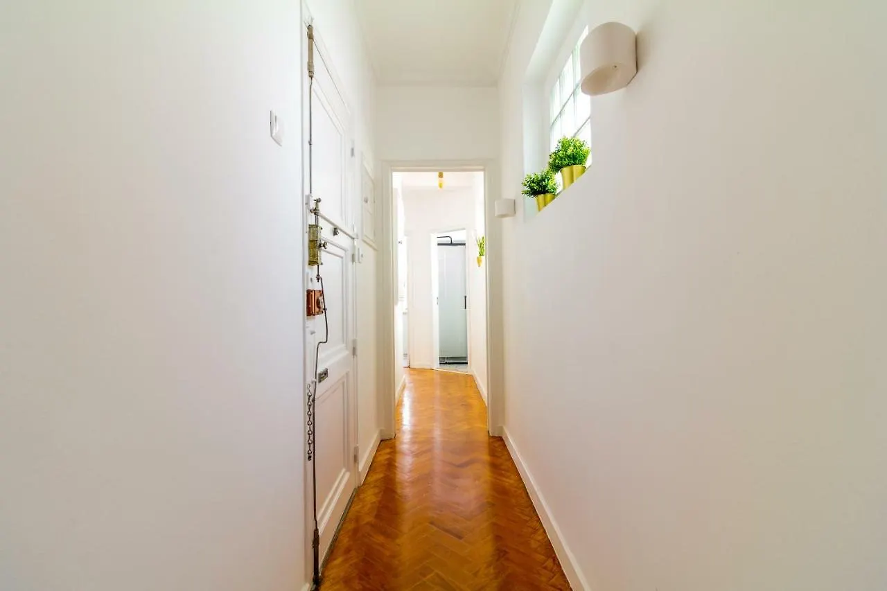 Avenidas Cozy Apartment Лиссабон Португалия