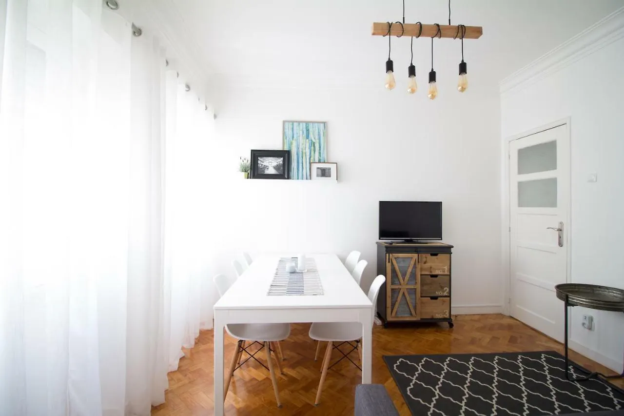 Avenidas Cozy Apartment Лиссабон 0*,