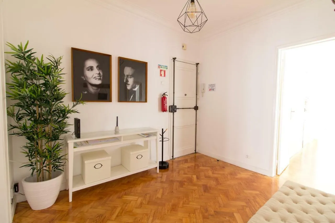 Avenidas Cozy Apartment Лиссабон 0*,  Португалия